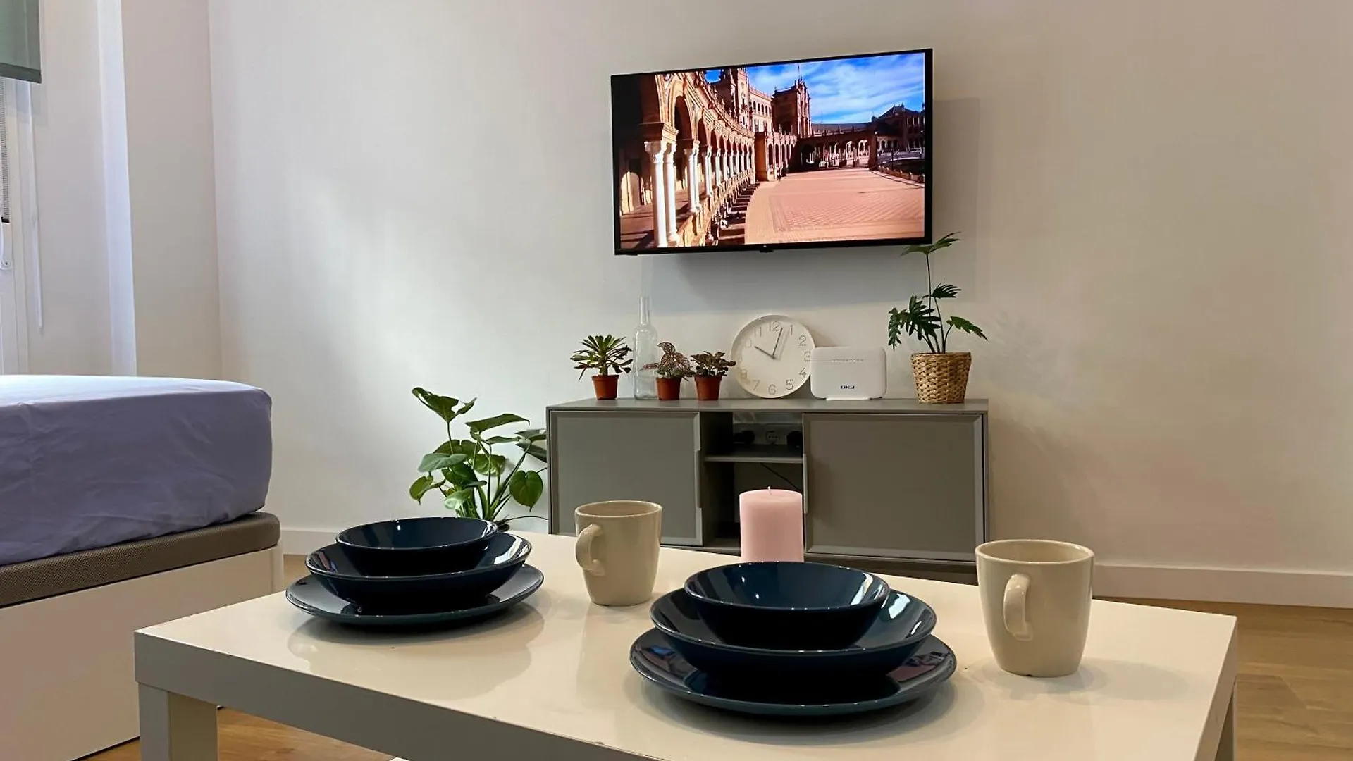 Moderno Estudio Junto Al Rio Seville Spain